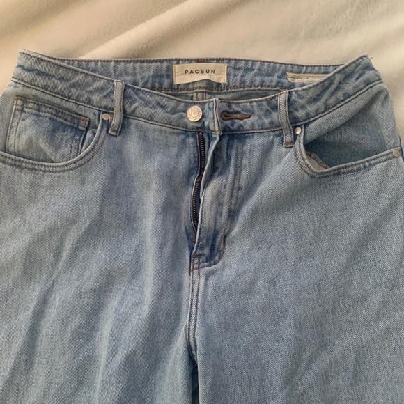 pacsun lightwashed mom jeans - Picture 3 of 4